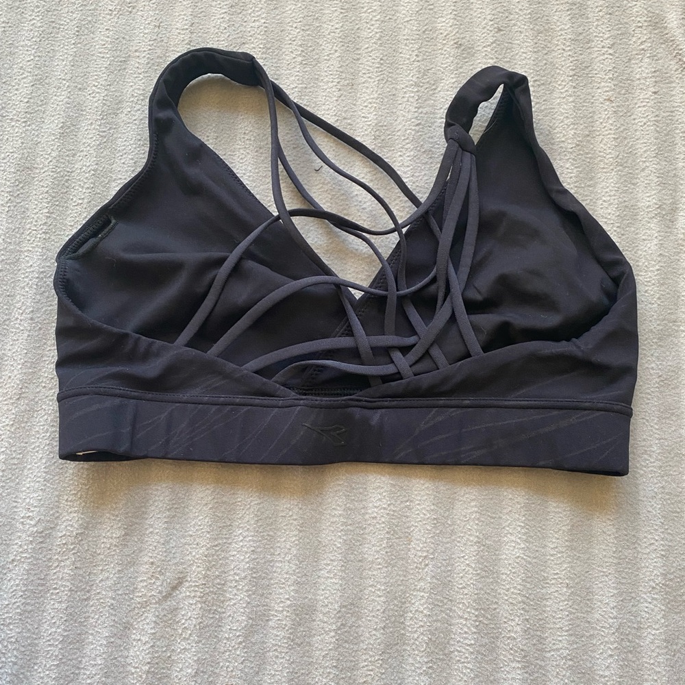 Cross over sports bra